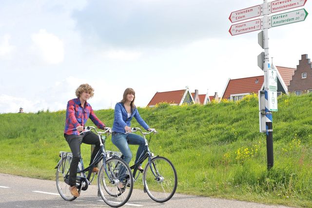 Fietsen door gemeente Edam-Volendam.
