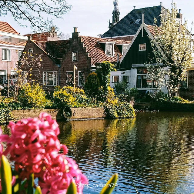 Instagramfoto van Edam aan het water
