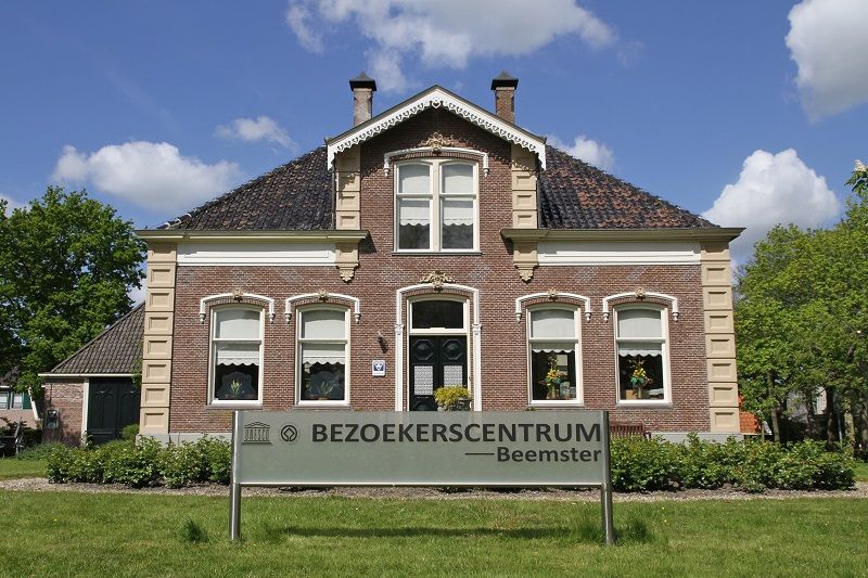 Buitenaanzicht van het bezoekerscentrum in Middenbeemster.