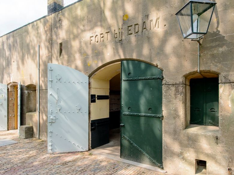 Ingang van het Fort bij Edam.