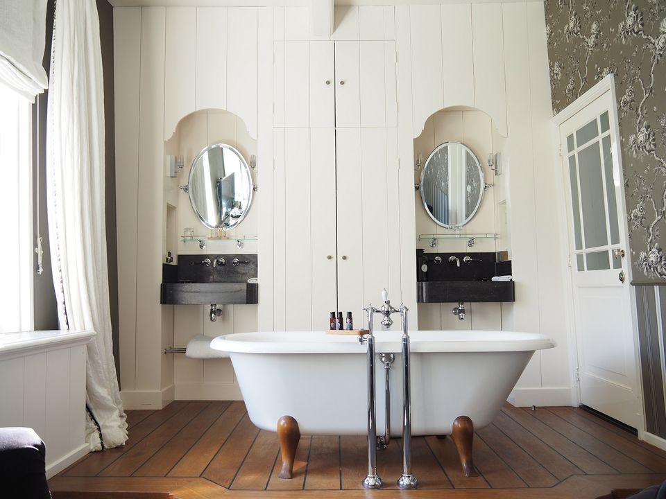 Inn on the Lake is een prachtige B&B in Broek in Waterland - Noord-Holland, onderdeel van Laag Holland.