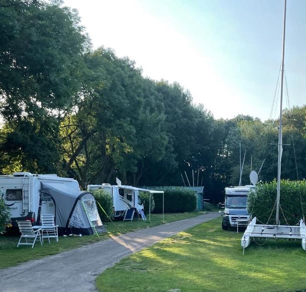 Kamperen op de camping van Jachthaven Waterland