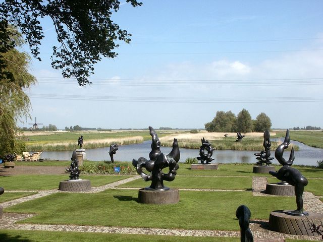 De beeldentuin van Nic Jonk in Grootschermer.