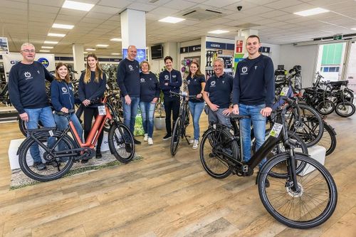 De medewerkers van Dral Fietsen in Landsmeer