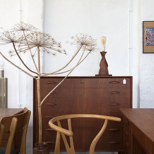 Vintage meubels en lampen ter inspiratie bij Retro Studio in Purmerend.