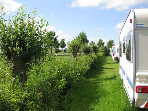 Caravans op de Camping Natuurlijk Genoegen